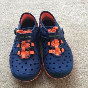 Stride Rite Phibian size 8